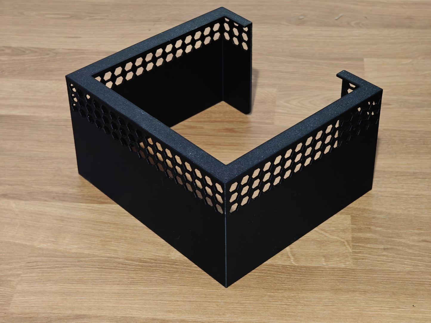 Diffuser shade for Red Sea ReefLED 160 aquarium light – custom accessory to improve light spread and coral health.