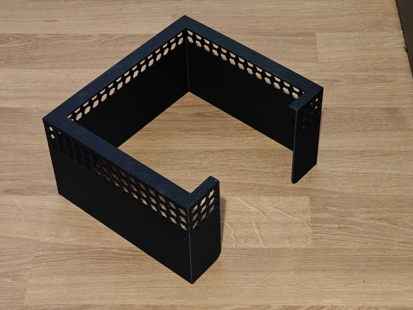 Diffuser shade for Red Sea ReefLED 160 aquarium light – custom accessory to improve light spread and coral health.
