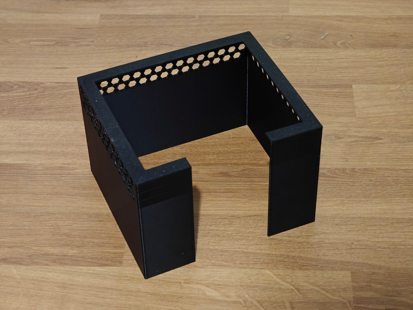 Diffuser shade for Red Sea ReefLED 90 aquarium light – custom accessory to enhance light distribution and coral growth.